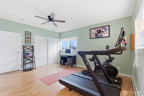 2569 Airline Way Oak Harbor WA 98277