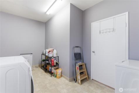 2569 Airline Way Oak Harbor WA 98277