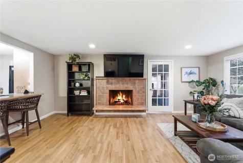 2569 Airline Way Oak Harbor WA 98277