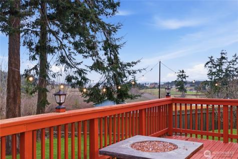 2569 Airline Way Oak Harbor WA 98277