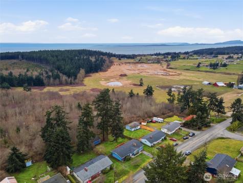 2569 Airline Way Oak Harbor WA 98277