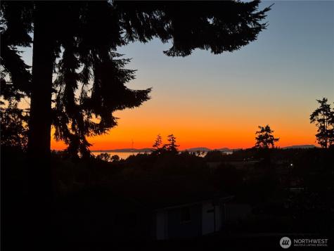 2569 Airline Way Oak Harbor WA 98277