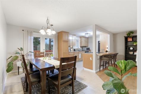 2569 Airline Way Oak Harbor WA 98277