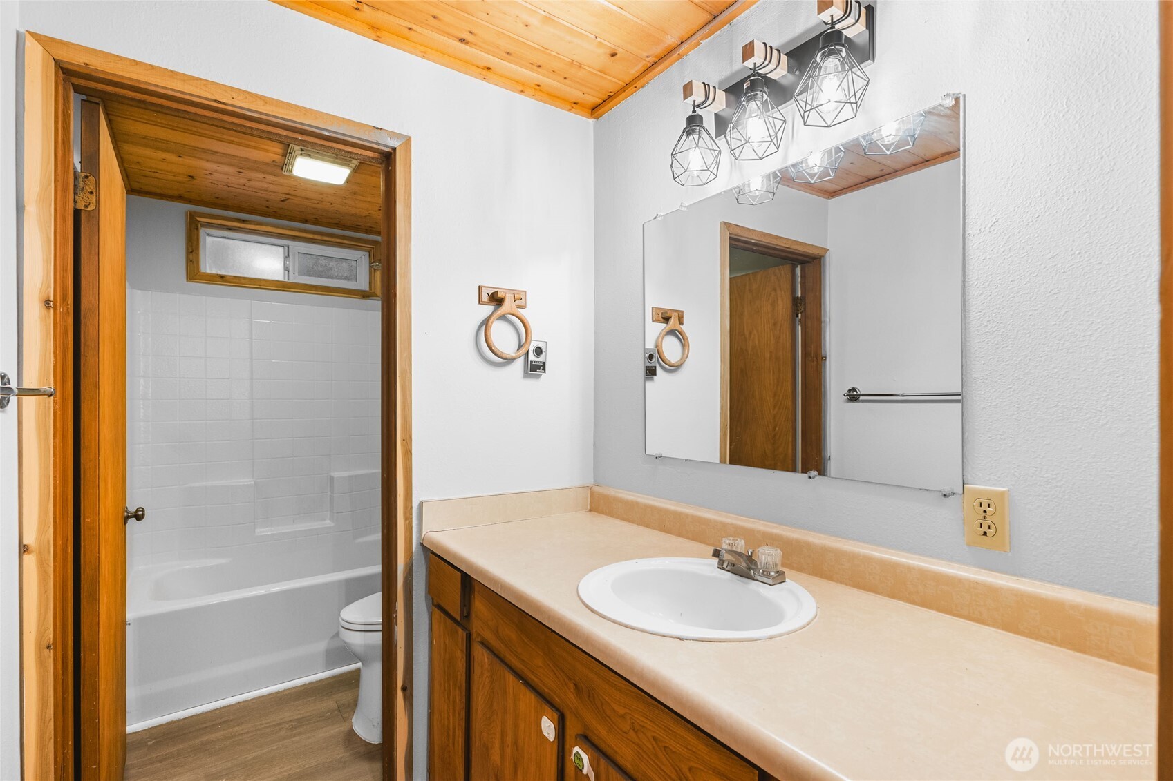 17118 Riverview Way E Enumclaw WA 98022