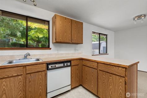 8111 NE 157th Kenmore WA 98028