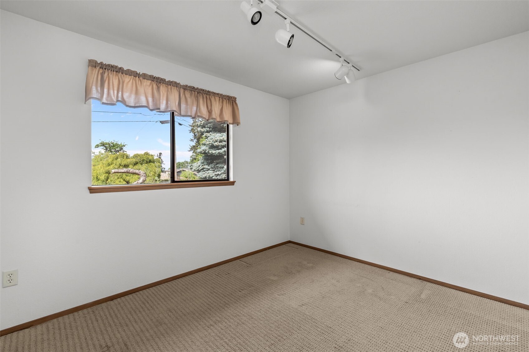 8111 NE 157th Kenmore WA 98028