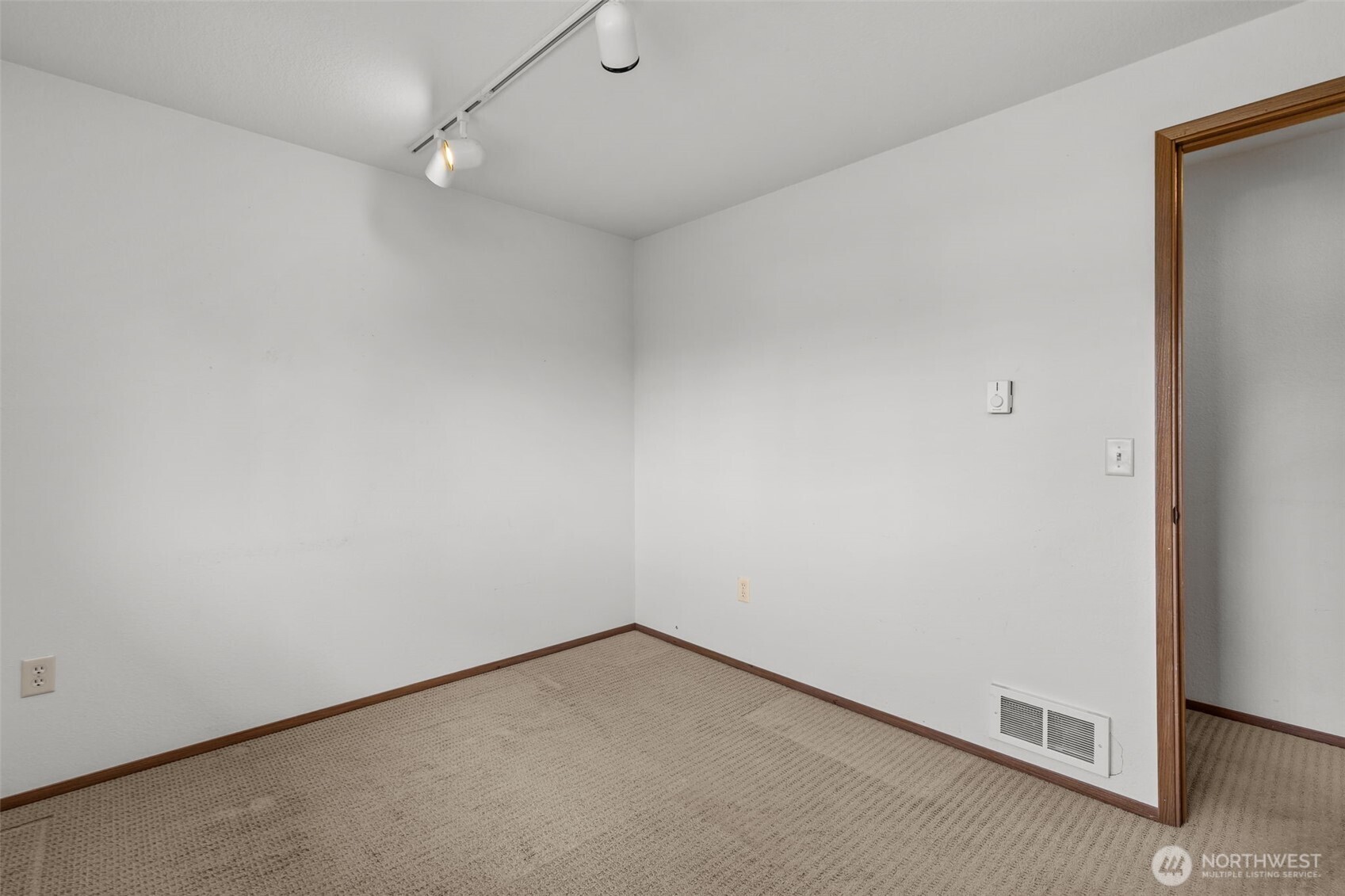 8111 NE 157th Kenmore WA 98028