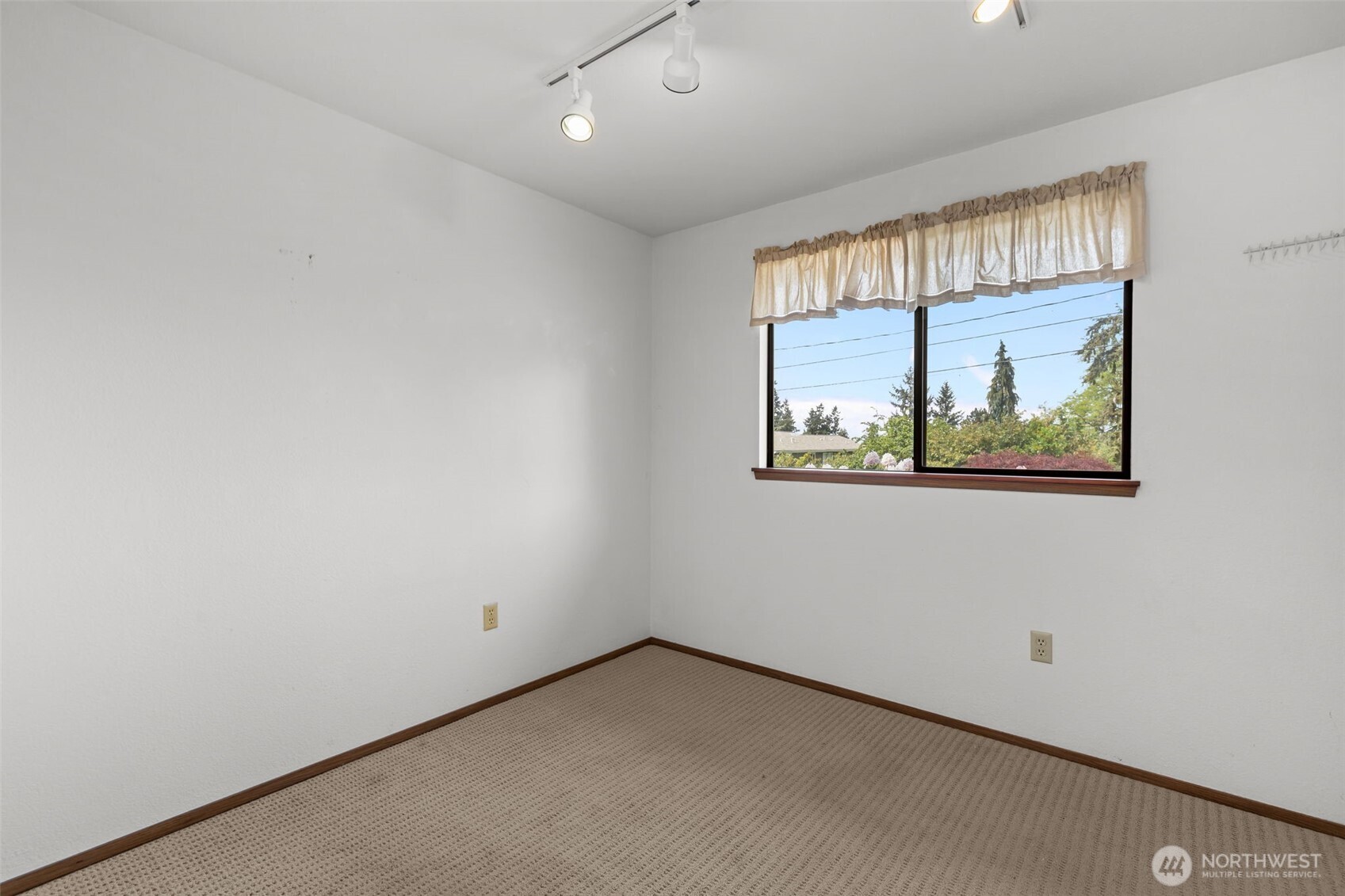 8111 NE 157th Kenmore WA 98028
