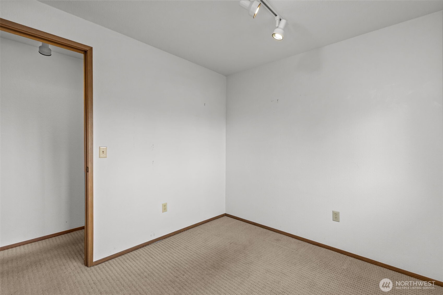 8111 NE 157th Kenmore WA 98028