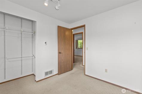 8111 NE 157th Kenmore WA 98028