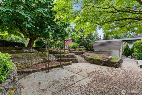 8111 NE 157th Kenmore WA 98028