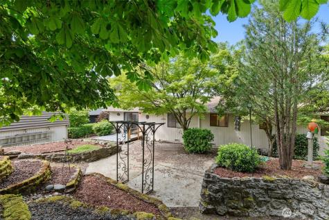 8111 NE 157th Kenmore WA 98028
