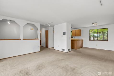 8111 NE 157th Kenmore WA 98028