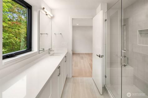 286 118th Avenue SE Bellevue WA 98005