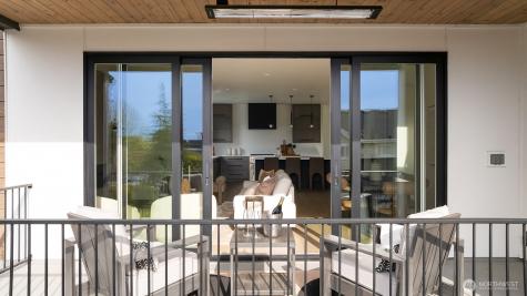 138 8th Court Kirkland WA 98033