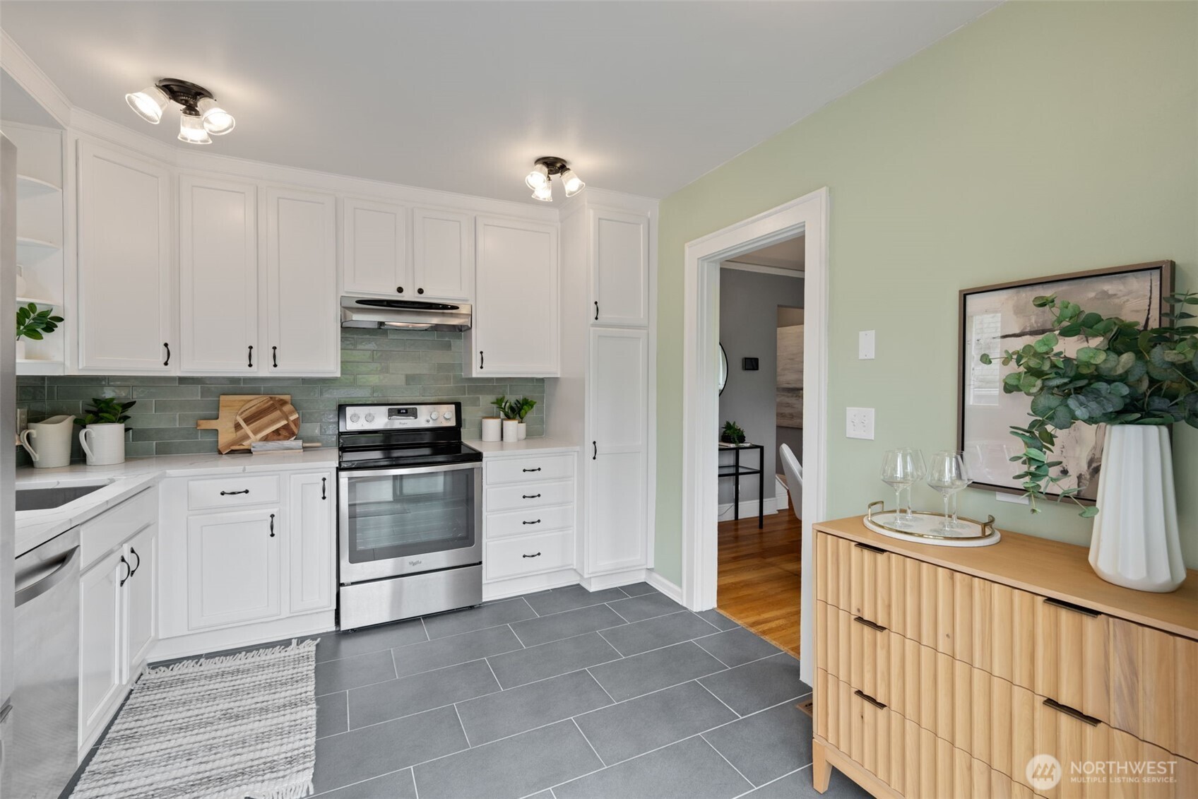 828 24th Avenue Seattle WA 98122