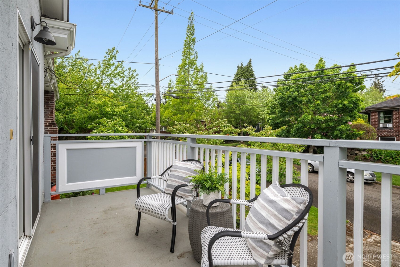 828 24th Avenue Seattle WA 98122
