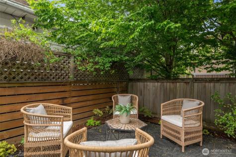 828 24th Avenue Seattle WA 98122