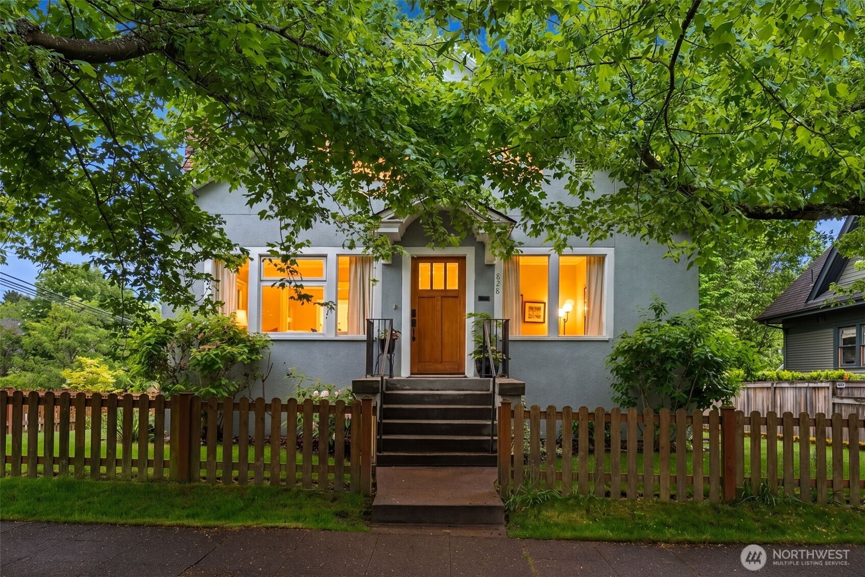 828 24th Avenue Seattle WA 98122