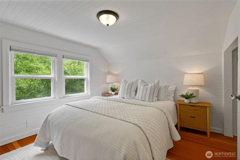 828 24th Avenue Seattle WA 98122