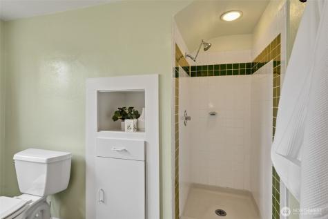 828 24th Avenue Seattle WA 98122