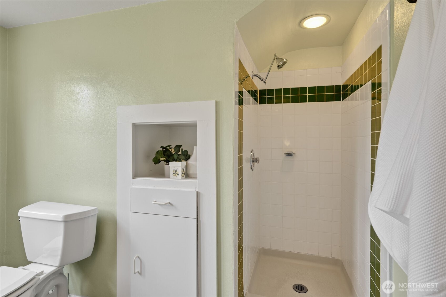 828 24th Avenue Seattle WA 98122
