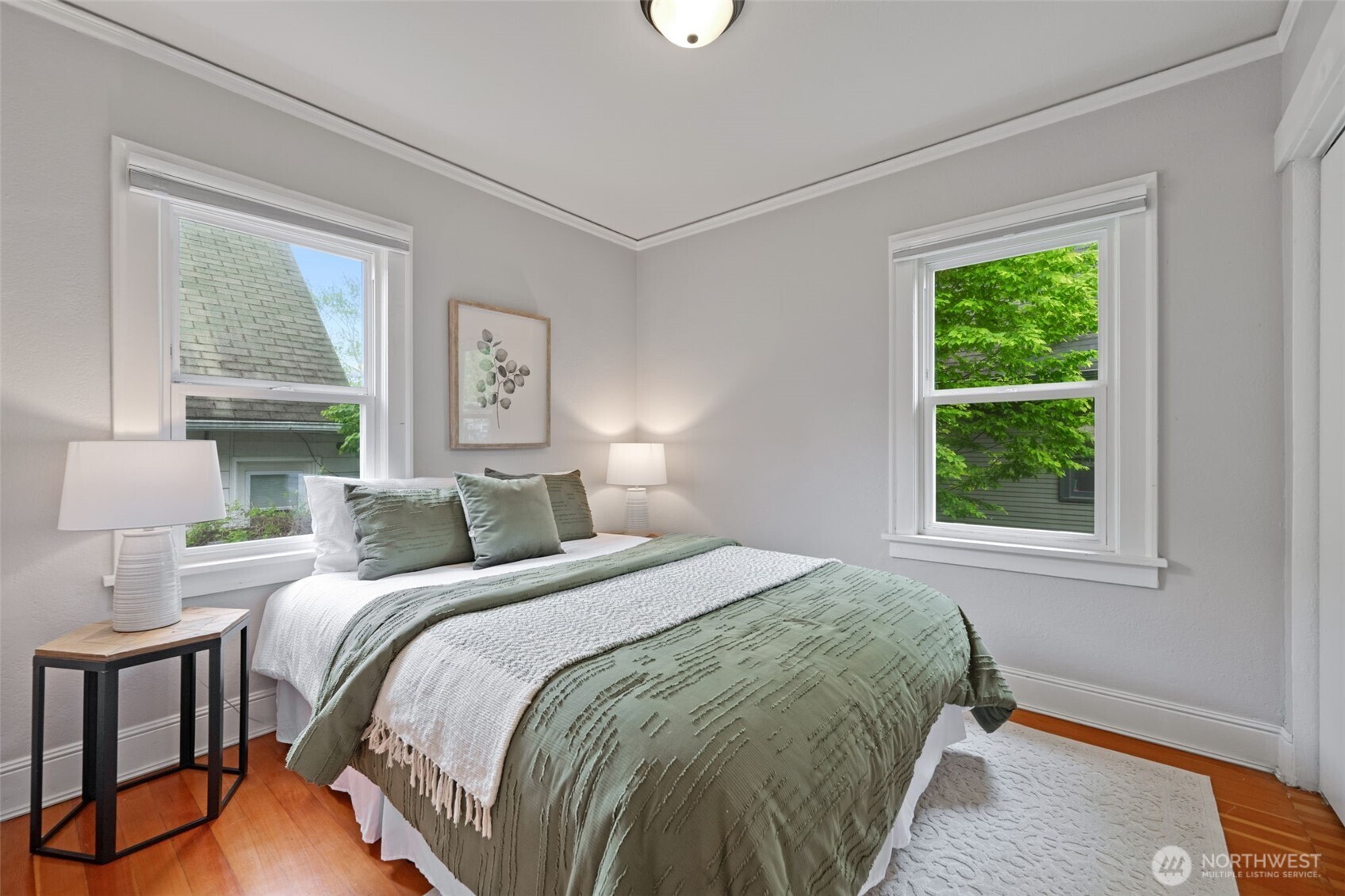 828 24th Avenue Seattle WA 98122