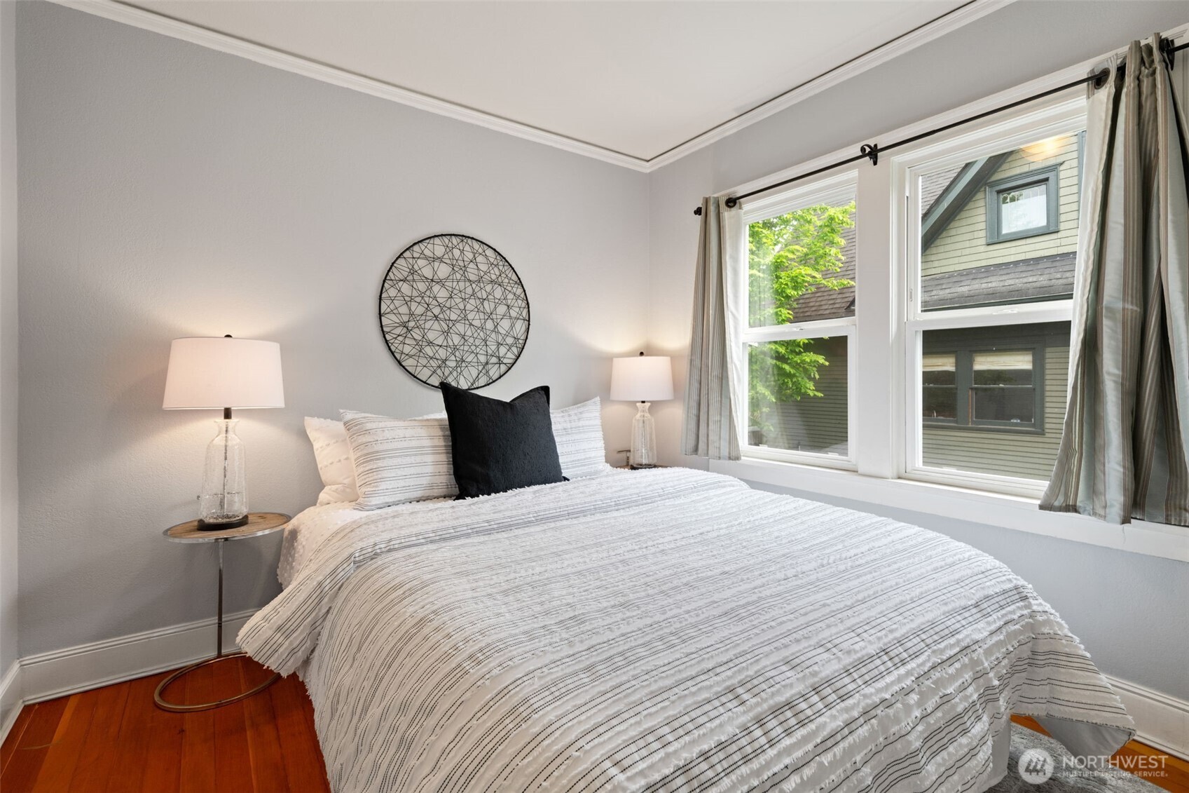 828 24th Avenue Seattle WA 98122