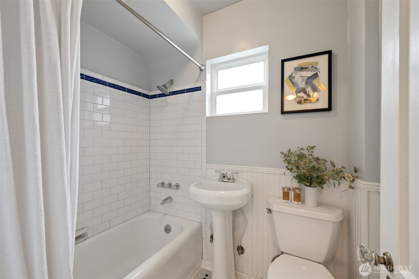 828 24th Avenue Seattle WA 98122