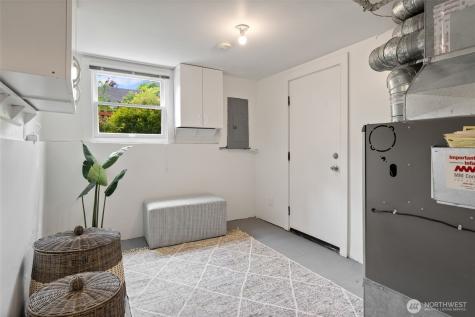 828 24th Avenue Seattle WA 98122