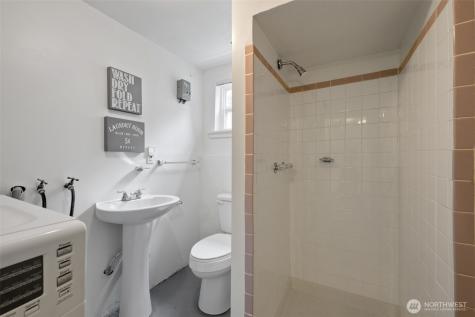 828 24th Avenue Seattle WA 98122