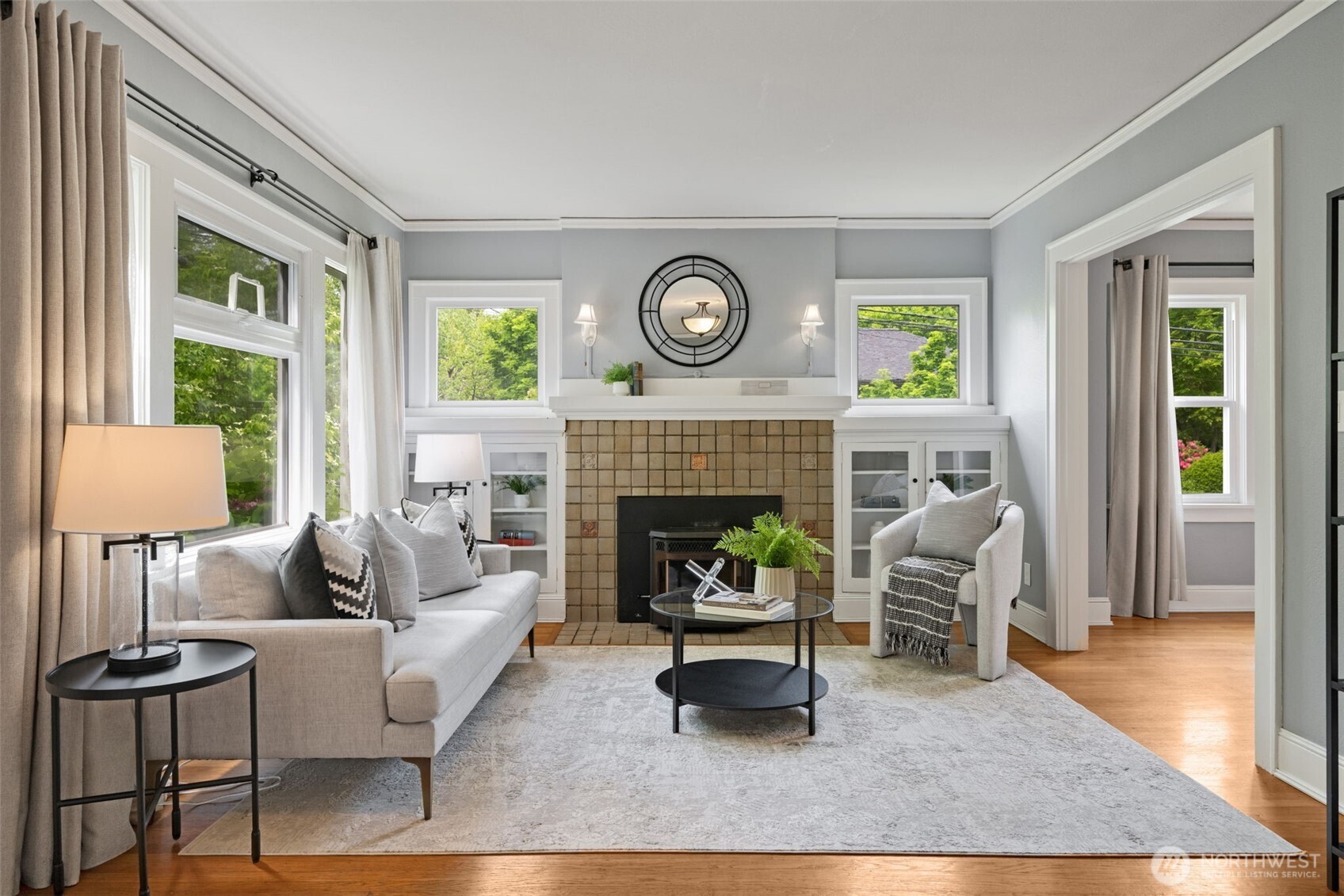 828 24th Avenue Seattle WA 98122