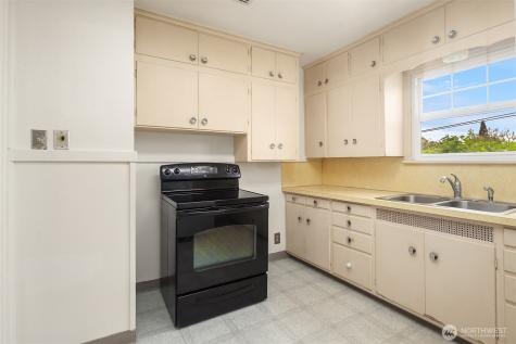 2230 Oakes Avenue Everett WA 98201