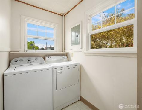 2230 Oakes Avenue Everett WA 98201