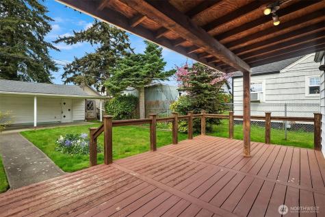 2230 Oakes Avenue Everett WA 98201