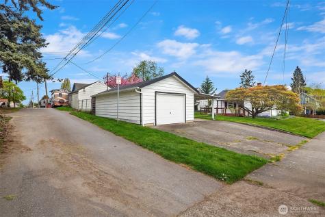 2230 Oakes Avenue Everett WA 98201