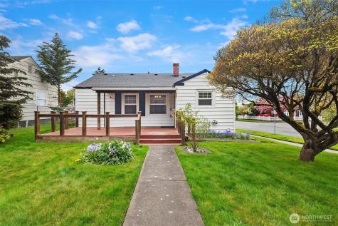 2230 Oakes Avenue Everett WA 98201