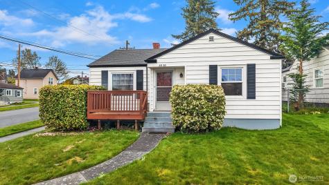 2230 Oakes Avenue Everett WA 98201