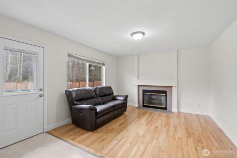 8201 295th St S Roy WA 98580