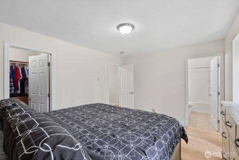 8201 295th St S Roy WA 98580