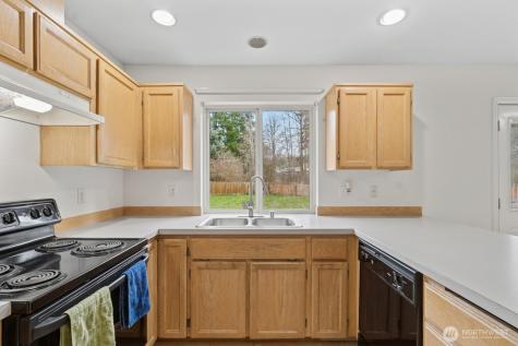 8201 295th St S Roy WA 98580