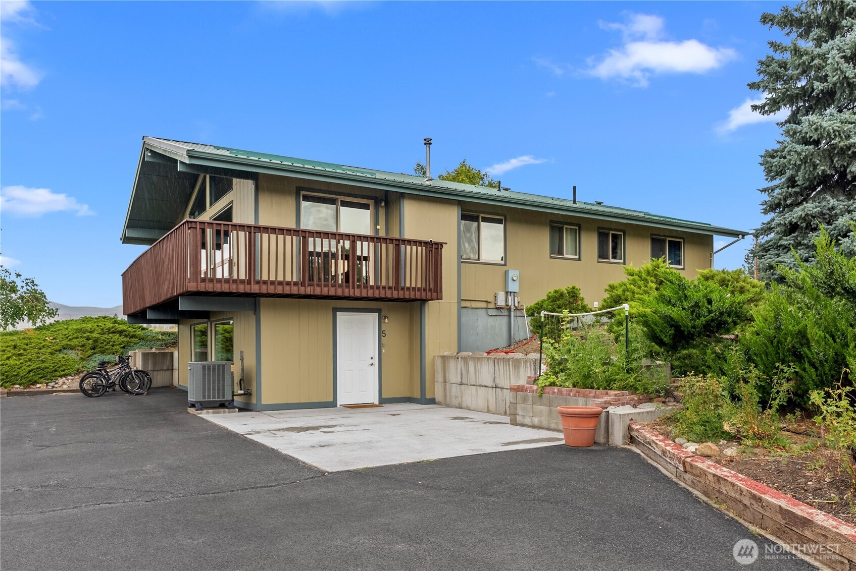 5 Parkway Street W Omak WA 98841