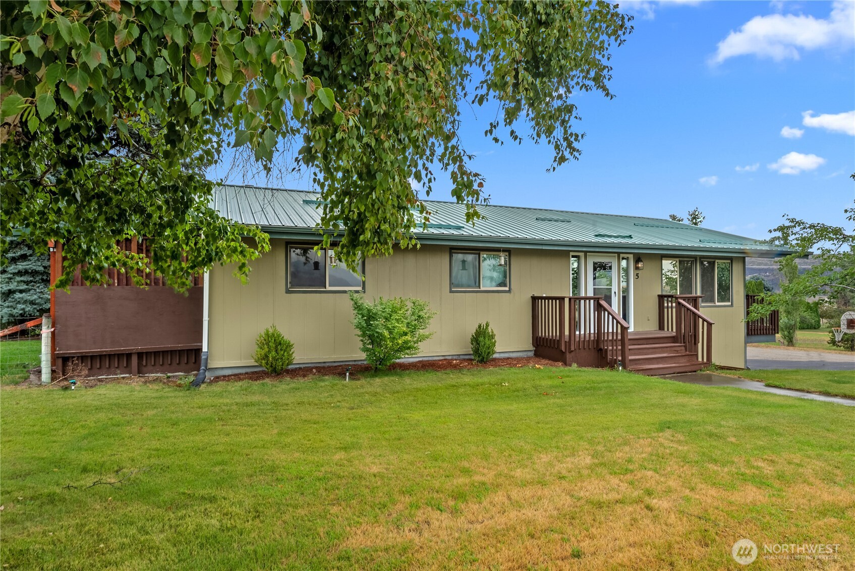 5 Parkway Street W Omak WA 98841