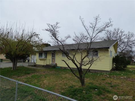 212 7th Street S Brewster WA 98812
