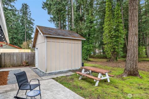 15802 Avenue Court East Puyallup WA 98375
