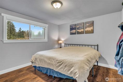 15802 Avenue Court East Puyallup WA 98375