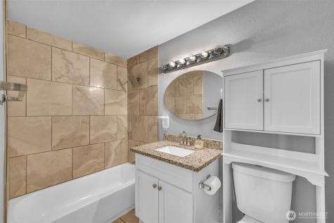 15802 Avenue Court East Puyallup WA 98375