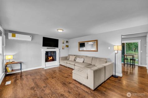 15802 Avenue Court East Puyallup WA 98375