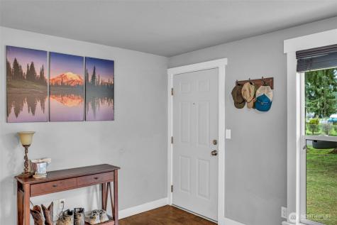 15802 Avenue Court East Puyallup WA 98375