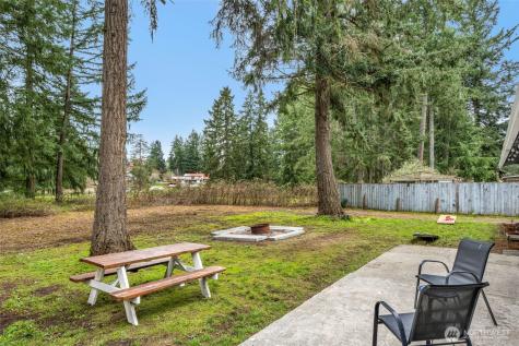 15802 Avenue Court East Puyallup WA 98375